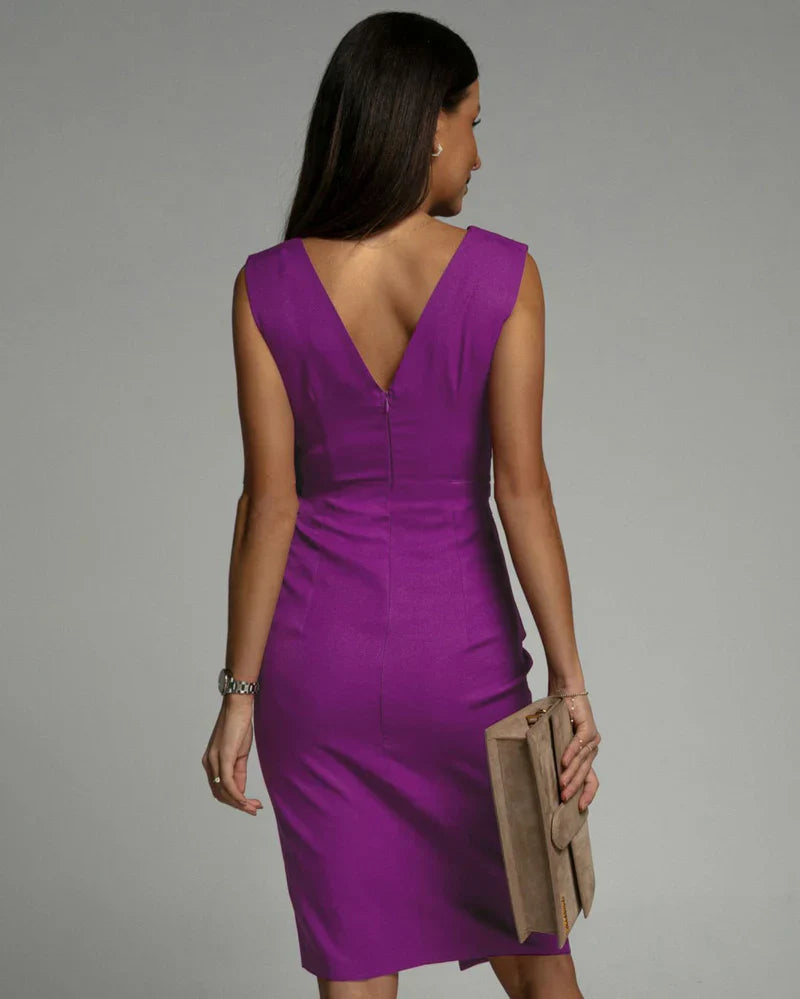 Lina | Fitted Dress with V-Neckline and Slit